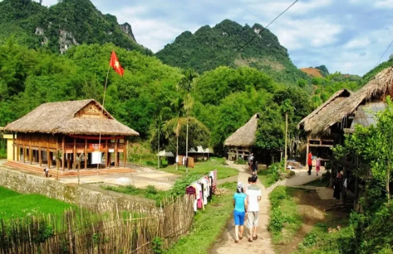 Bản Lác (Nguồn: Internet)