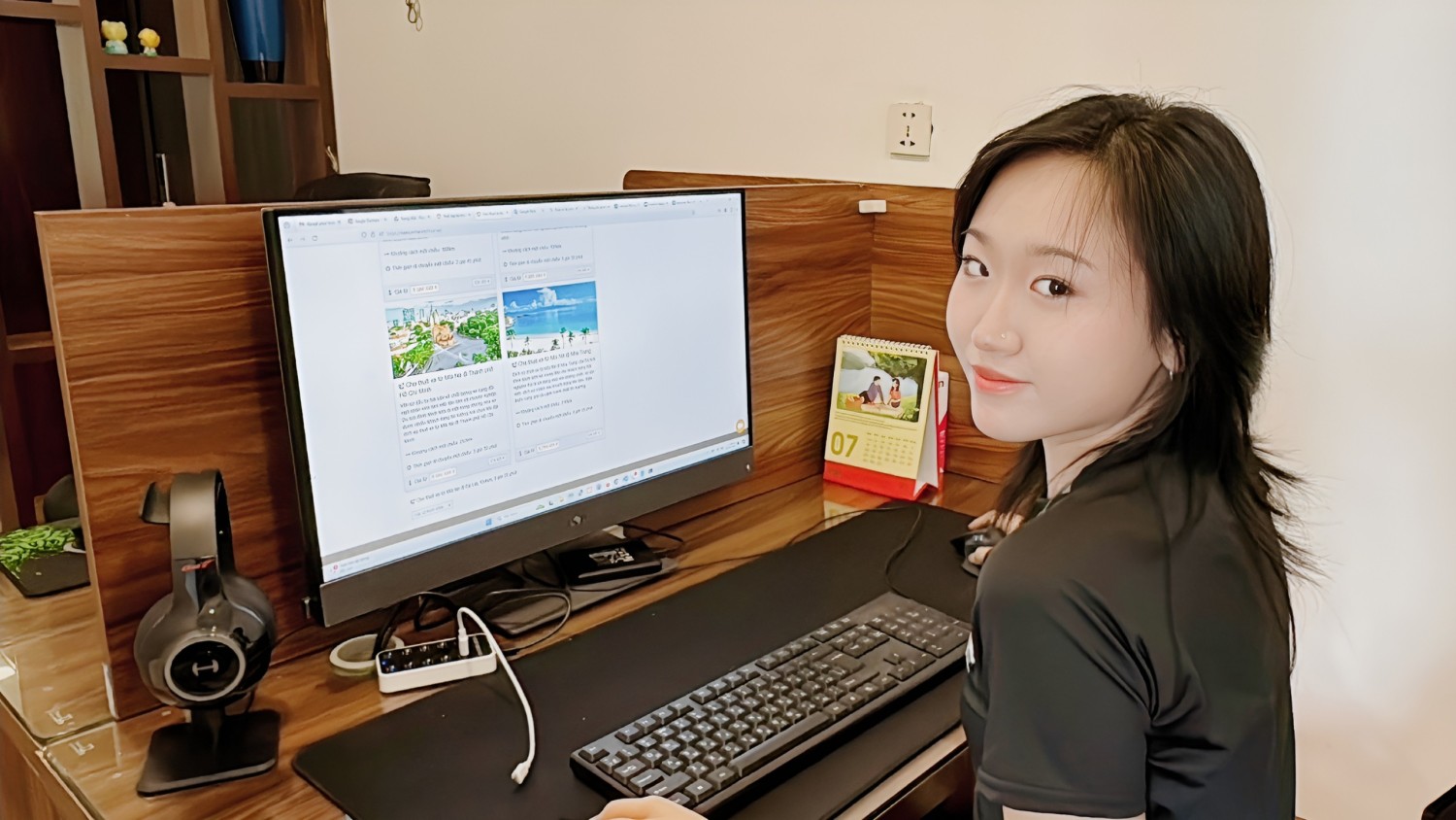 Nhân viên chăm sóc khách hàng của Du lịch Bình Minh Mới