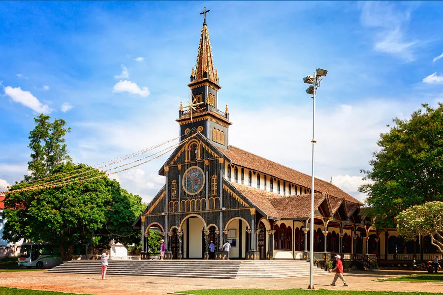 Thành phố Hồ Chí Minh - Kon-Tum